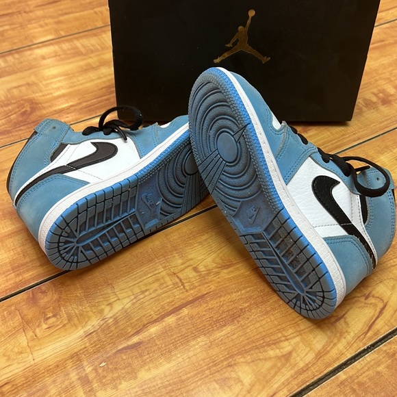 Jordan 1 Retro High OG - Picture 6 of 12